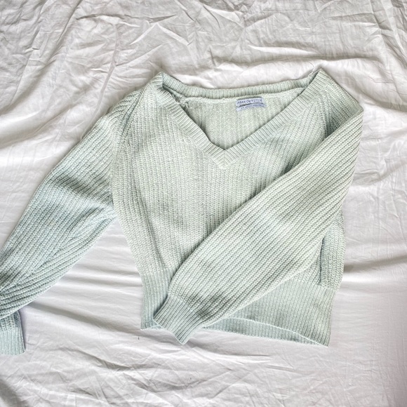 Urban outfitters sweater - Picture 2 of 3